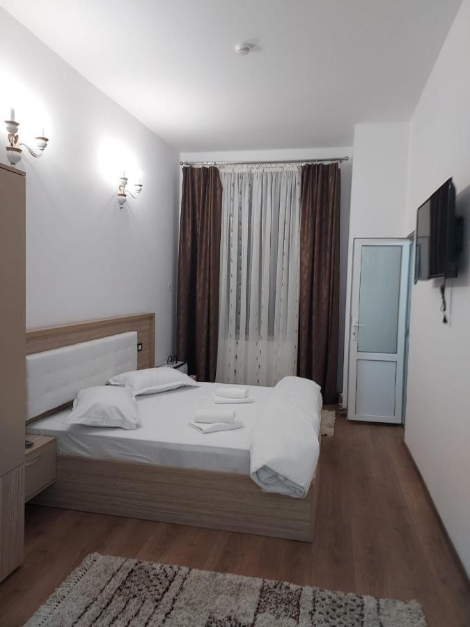 Complex Zeus Hotel Leresti ภายนอก รูปภาพ