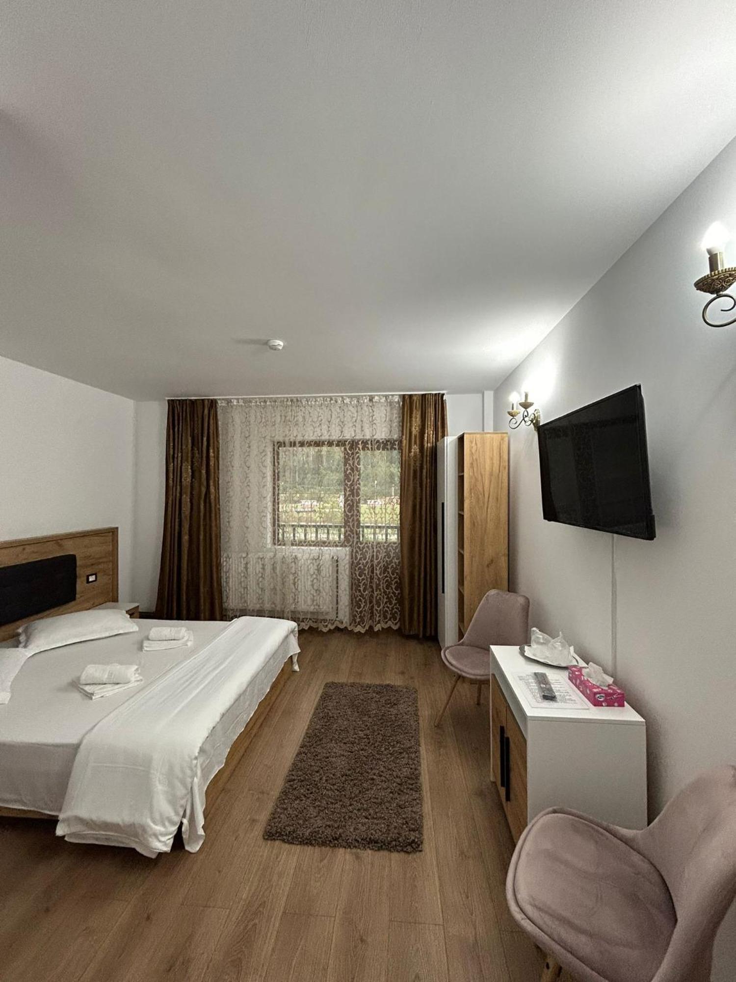 Complex Zeus Hotel Leresti ภายนอก รูปภาพ